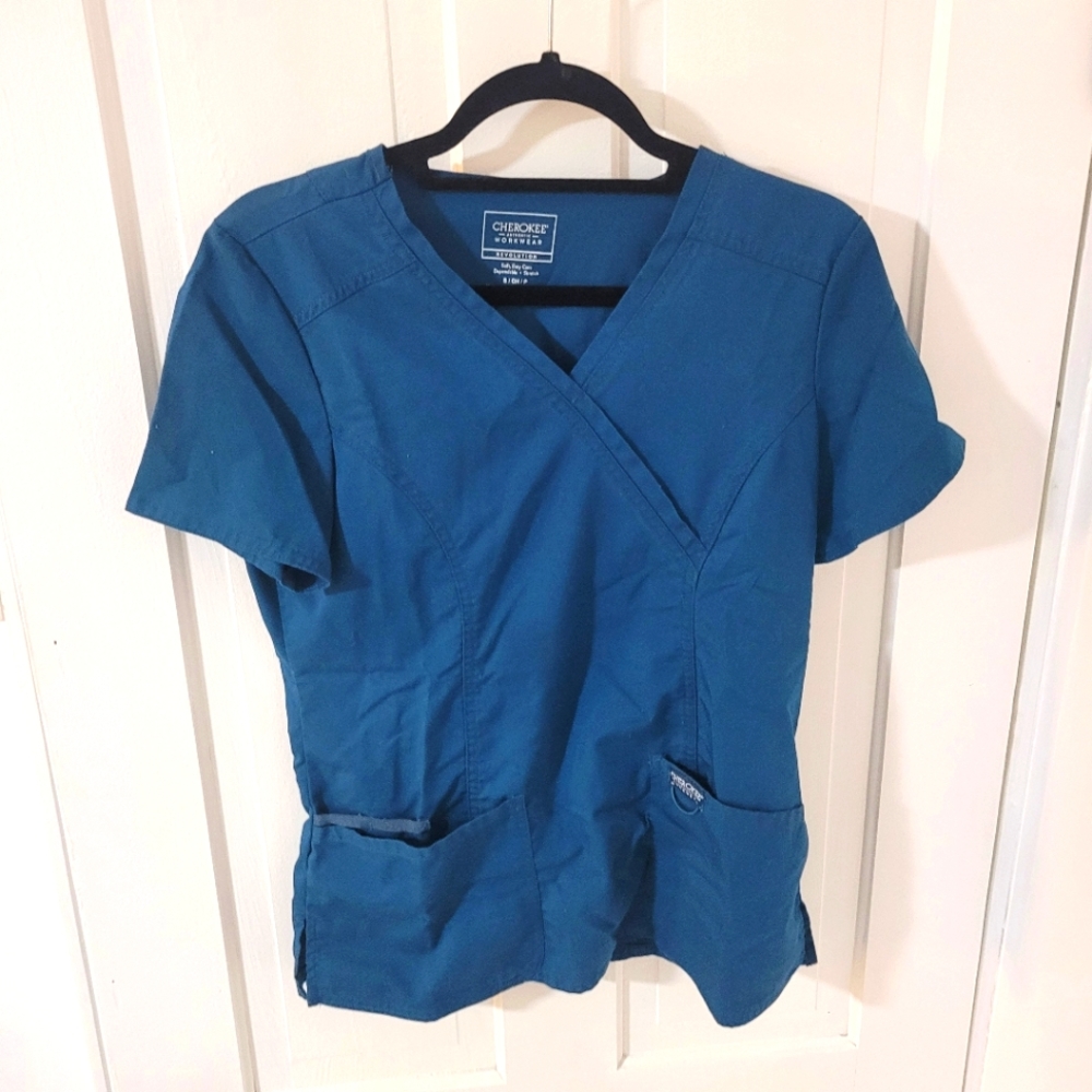Scrub Top - Picture 3 of 4